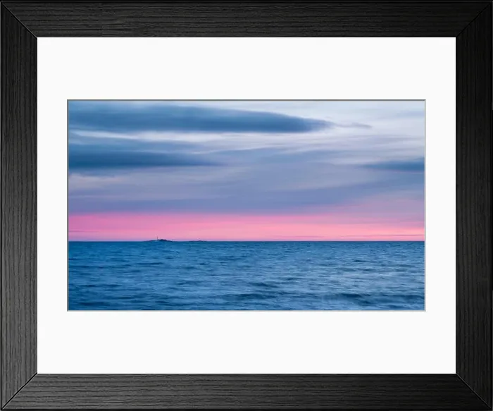 Framed Print : Seascape with sunset and pink horizon at winter evening Framed Print : Seascape with sunset and pink horizon at winter evening