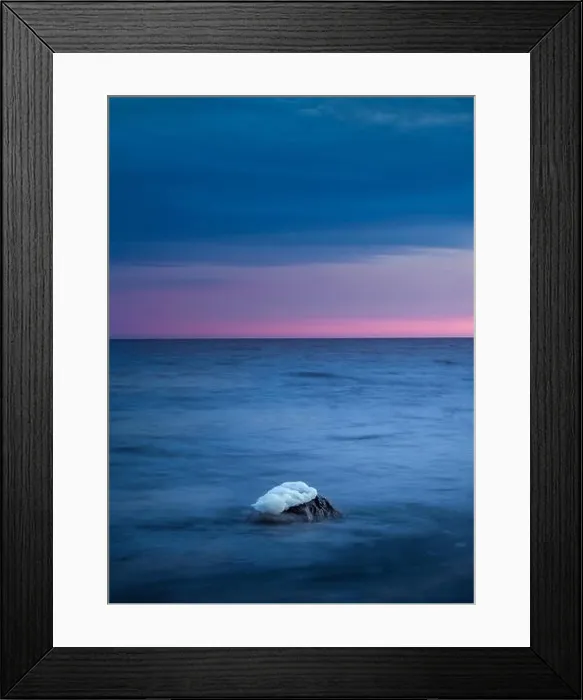 Framed Print : Seascape with sunset and pink horizon at winter evening Framed Print : Seascape with sunset and pink horizon at winter evening