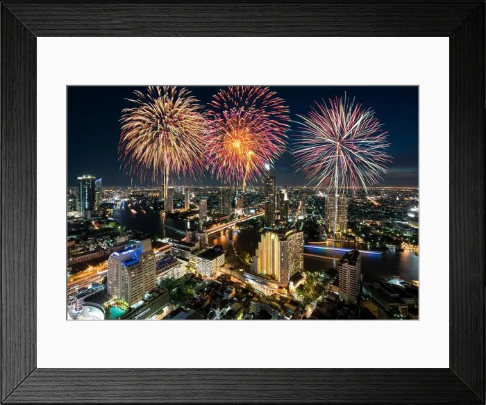 Framed Print : Beautiful fireworks celebrating loy krathong festival or New year along Chao Phraya River in Bangkok, Thailand