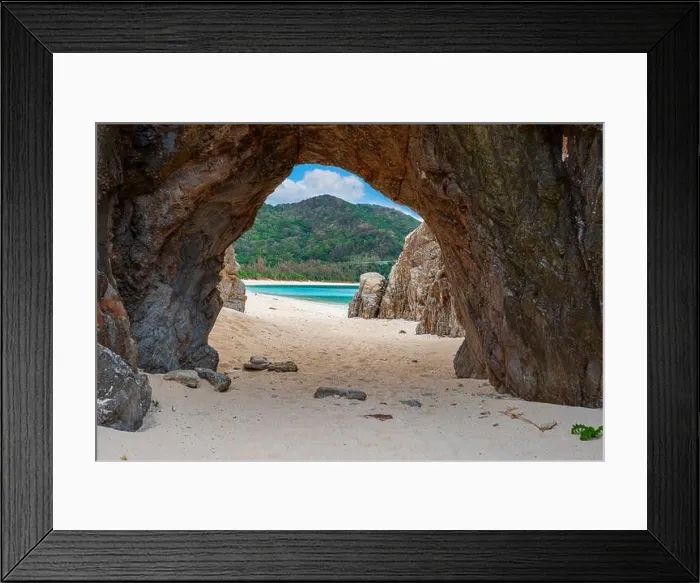 Framed Print : okashiki Island, Okinawa, Japan at Aharen Beach and the natural stone arch Framed Print : okashiki Island, Okinawa, Japan at Aharen Beach and the natural stone arch