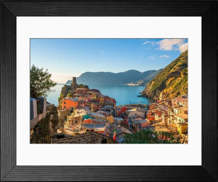 Framed Print : Vernazza, La Spezia, Liguria, Italy in the Cinque Terre region in the afternoon Framed Print : Vernazza, La Spezia, Liguria, Italy in the Cinque Terre region in the afternoon