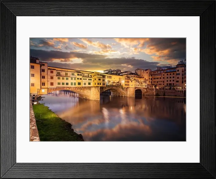 Framed Print : Florence, Italy at the Ponte Vecchio Bridge crossing the Arno River at twilight Framed Print : Florence, Italy at the Ponte Vecchio Bridge crossing the Arno River at twilight