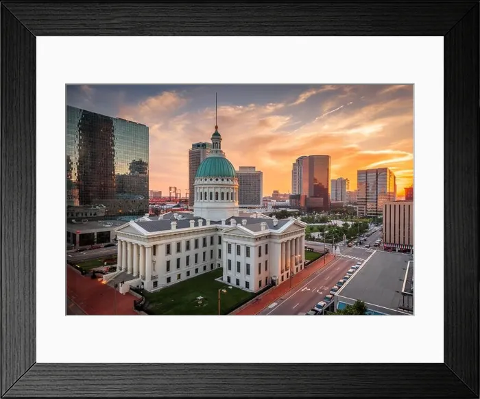 Framed Print : The old courthouse at dusk in downtown St. Louis, Missouri, USA Framed Print : The old courthouse at dusk in downtown St. Louis, Missouri, USA
