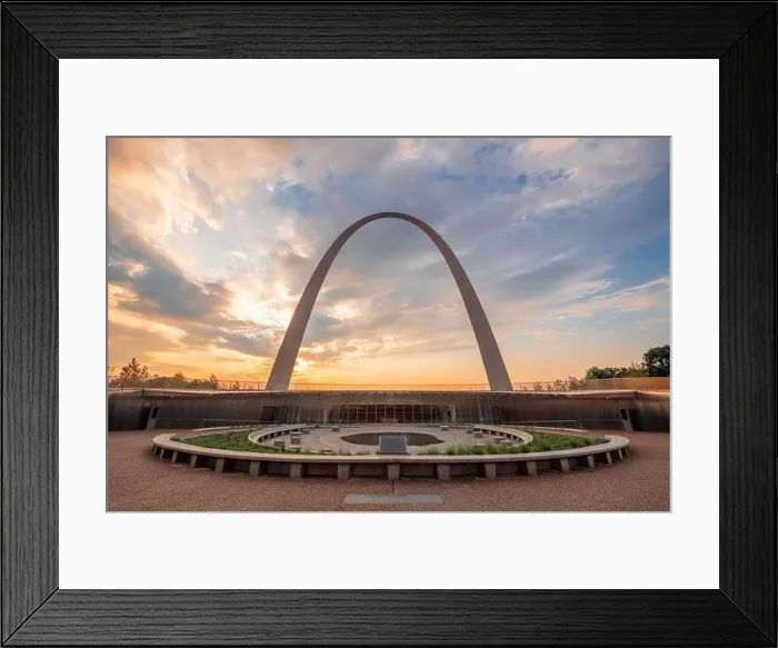 Framed Print : ST. LOUIS, MISSOURI - AUGUST 25, 2018: The Gateway Arch and Visitor Center in Gateway Arch National Park at dawn Framed Print : ST. LOUIS, MISSOURI - AUGUST 25, 2018: The Gateway Arch and Visitor Center in Gateway Arch National Park at dawn