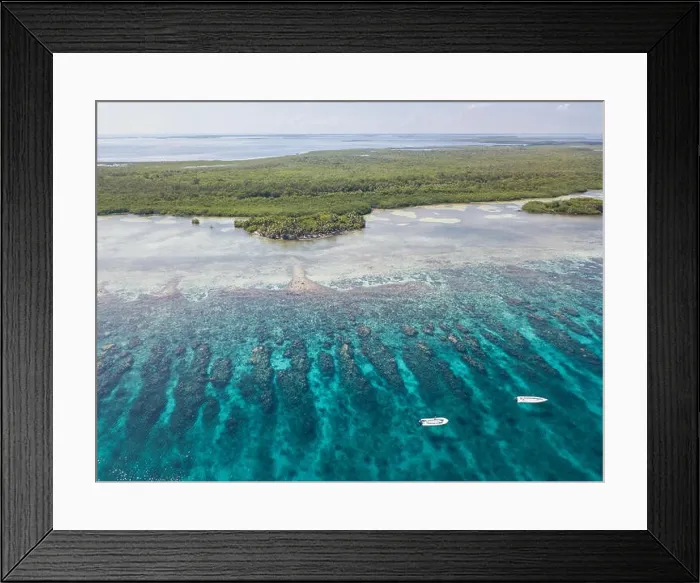 Framed Print : An aerial view of a beautiful coral reef on the edge of Turneffe Atoll off the coast of Belize. This area of the Caribbean is extremely biodiverse