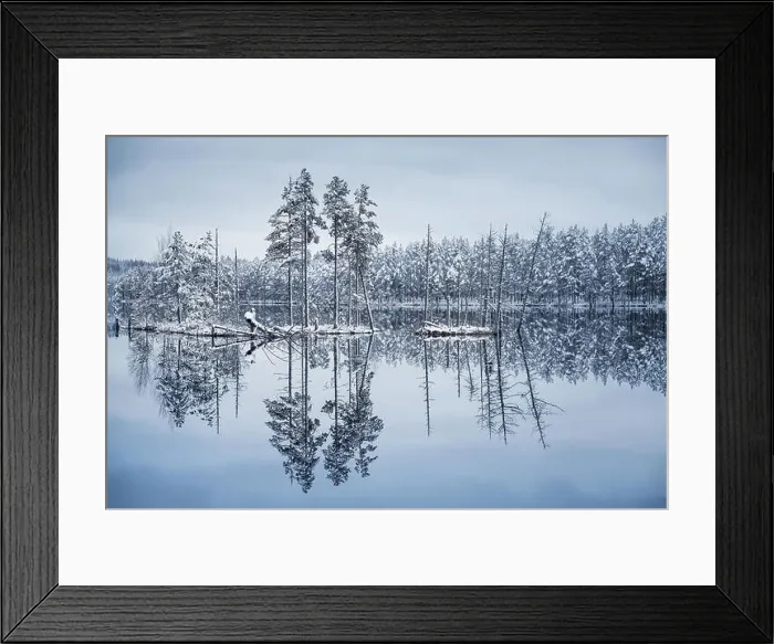 Framed Print : Scenic landscape with lake reflection and snow at winter evening Framed Print : Scenic landscape with lake reflection and snow at winter evening