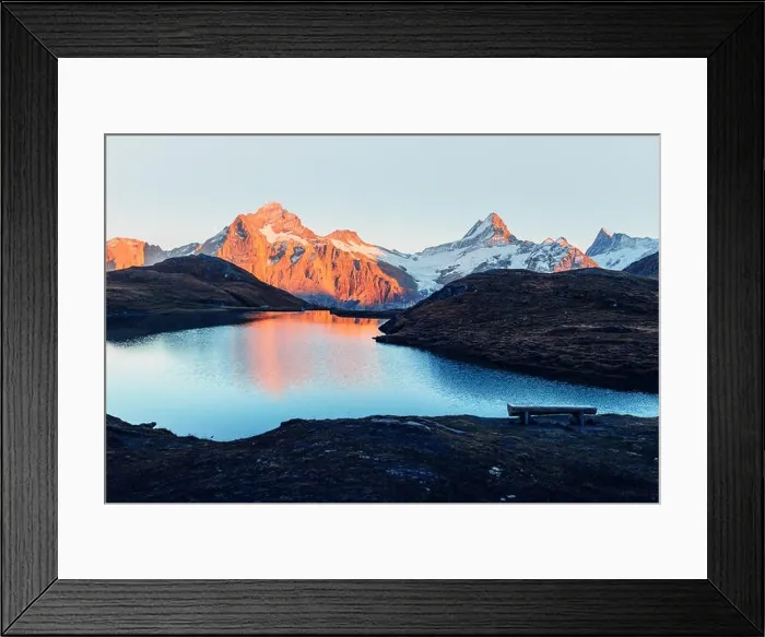 Framed Print : Picturesque view on Bachalpsee lake in Swiss Alps mountains. Snowy peaks of Wetterhorn, Mittelhorn and Rosenhorn on background Framed Print : Picturesque view on Bachalpsee lake in Swiss Alps mountains. Snowy peaks of Wetterhorn, Mittelhorn and Rosenhorn on background
