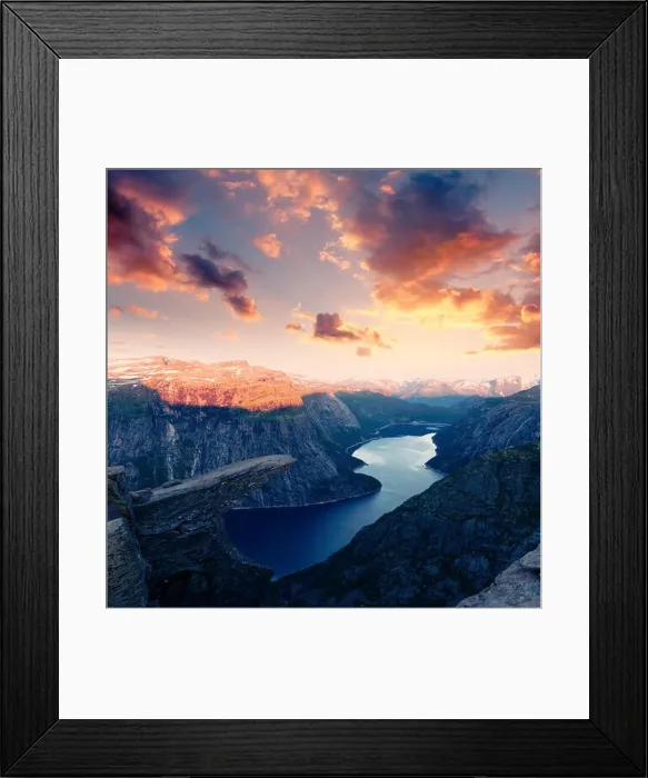 Framed Print : Breathtaking view of Trolltunga rock Framed Print : Breathtaking view of Trolltunga rock
