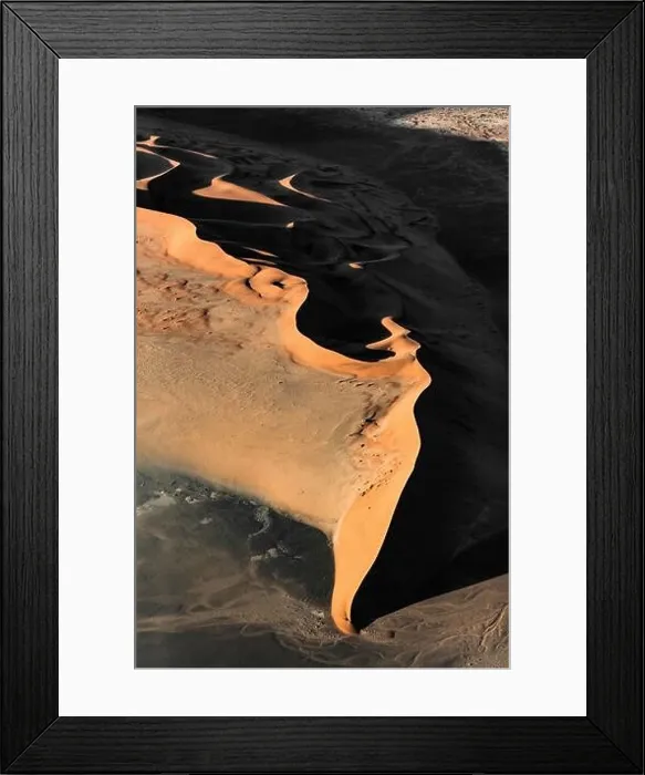 Framed Print : Contrasted abstract of the Oxide rich red sand dunes in the great sand sea of Namibia