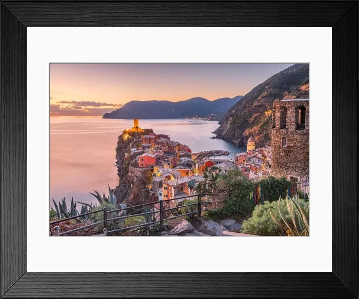 Framed Print : Vernazza, La Spezia, Liguria, Italy in the Cinque Terre region at dusk