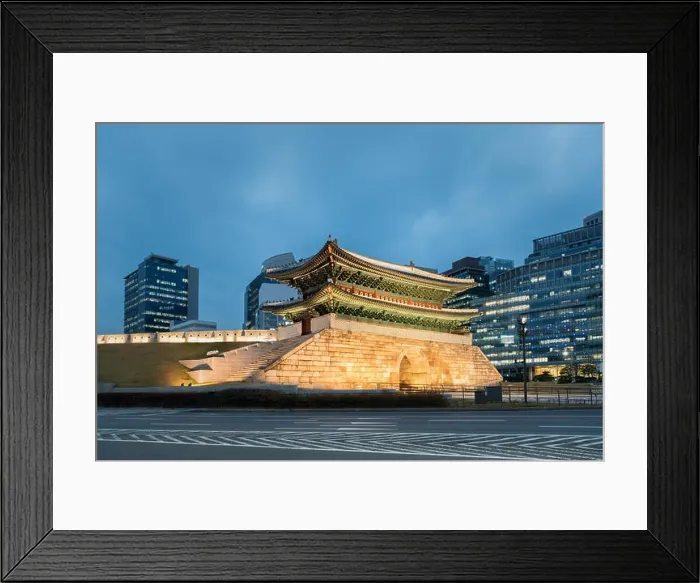 Framed Print : Namdaemun gate at night in Seoul, South Korea Framed Print : Namdaemun gate at night in Seoul, South Korea