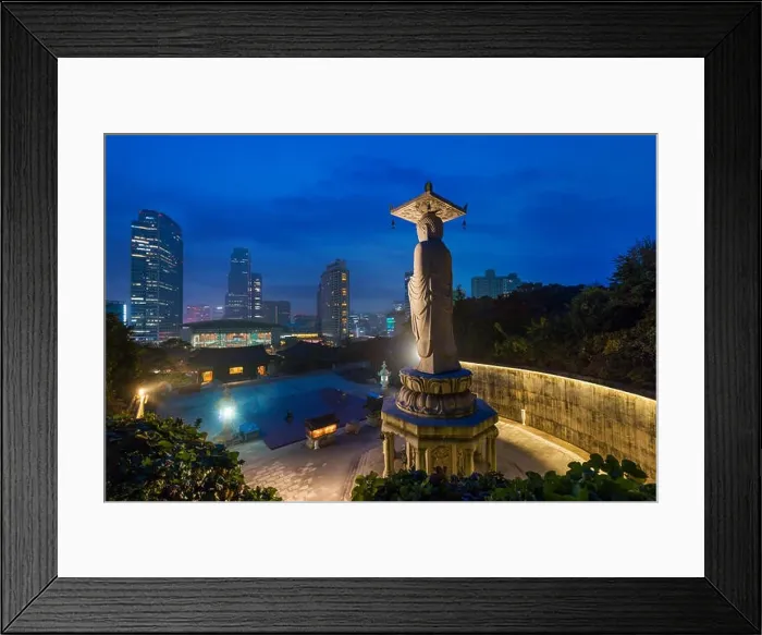 Framed Print : Bongeunsa Temple in the Gangnam District of Seoul, Korea Framed Print : Bongeunsa Temple in the Gangnam District of Seoul, Korea