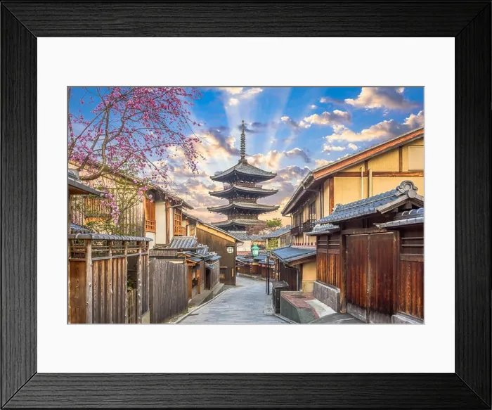 Framed Print : Kyoto, Japan spring in Higashiyama district Framed Print : Kyoto, Japan spring in Higashiyama district