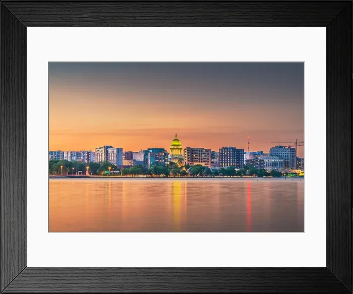 Framed Print : Madison, Wisconsin, USA downtown skyline at dusk on Lake Monona Framed Print : Madison, Wisconsin, USA downtown skyline at dusk on Lake Monona