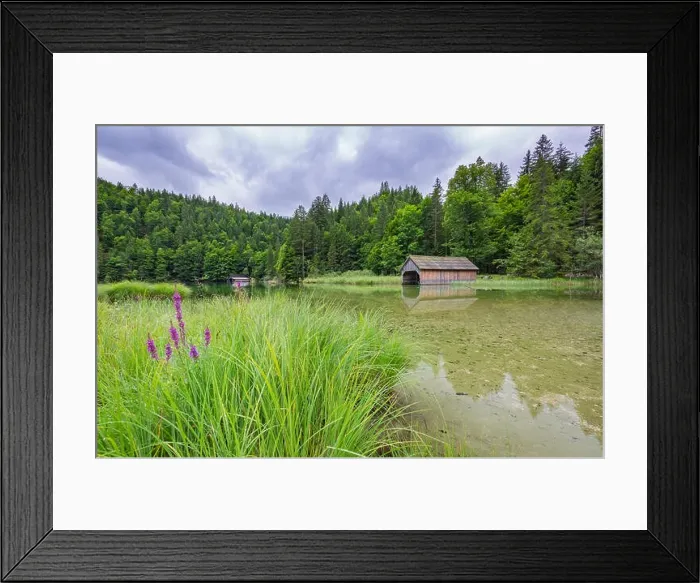 Framed Print : Hut on Braies Lake in Dolomiti mountains and Seekofel in background, Sudtirol, Italy. Idyllic Alpine landscape with lake house and calm lake water Framed Print : Hut on Braies Lake in Dolomiti mountains and Seekofel in background, Sudtirol, Italy. Idyllic Alpine landscape with lake house and calm lake water