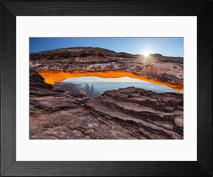 Framed Print : Mesa Arch at sunrise in Canyonlands National Park, Utah, USA Framed Print : Mesa Arch at sunrise in Canyonlands National Park, Utah, USA
