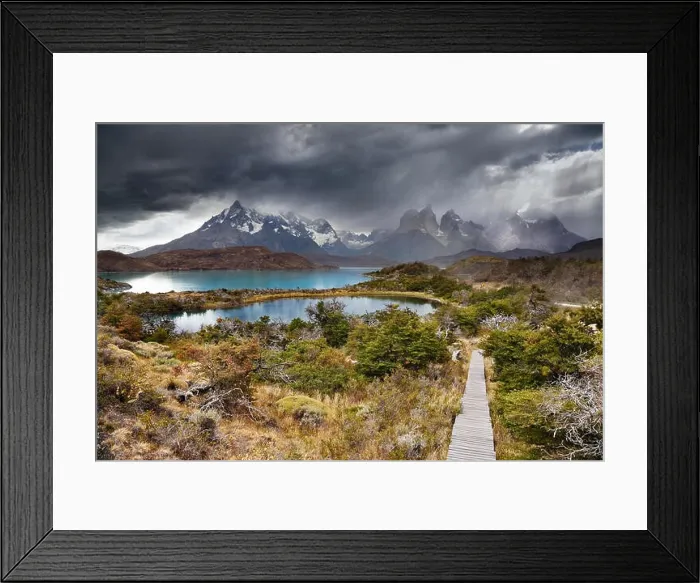 Framed Print : Torres del Paine National Park, Lake Pehoe and Cuernos mountains, Patagonia, Chile Framed Print : Torres del Paine National Park, Lake Pehoe and Cuernos mountains, Patagonia, Chile
