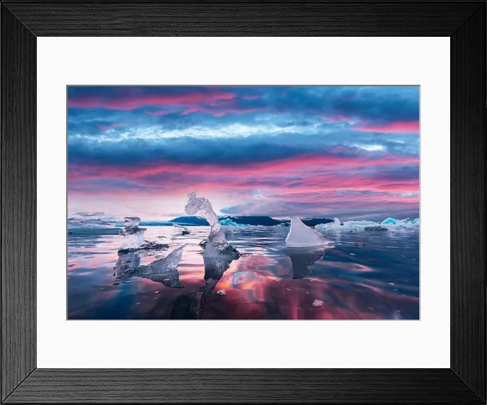 Framed Print : Icebergs in Jokulsarlon glacial lagoon. Vatnajokull National Park, southeast Iceland, Europe. Landscape photography Framed Print : Icebergs in Jokulsarlon glacial lagoon. Vatnajokull National Park, southeast Iceland, Europe. Landscape photography