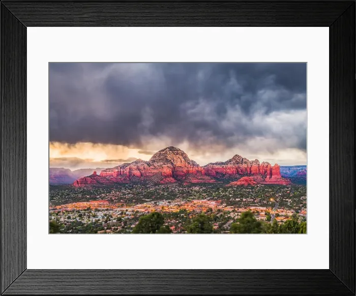 Framed Print : Sedona, Arizona, USA downtown and mountains Framed Print : Sedona, Arizona, USA downtown and mountains