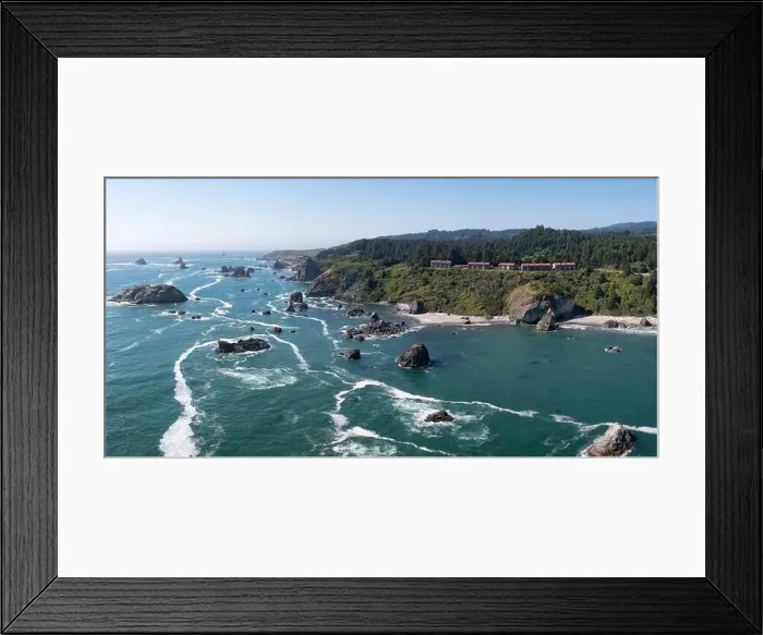 Framed Print : The Pacific Ocean washes against the scenic, rugged coastline of southern Oregon. This part of the Pacific Northwest is accessible via highway 101 Framed Print : The Pacific Ocean washes against the scenic, rugged coastline of southern Oregon. This part of the Pacific Northwest is accessible via highway 101