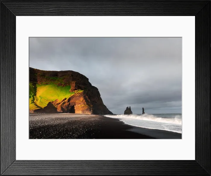 Framed Print : Incredible view of the Black beach Framed Print : Incredible view of the Black beach