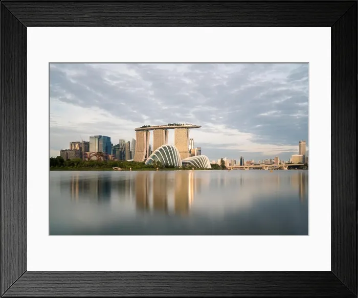Framed Print : Landscape of the Singapore financial district in Marina bay, Singapore Framed Print : Landscape of the Singapore financial district in Marina bay, Singapore