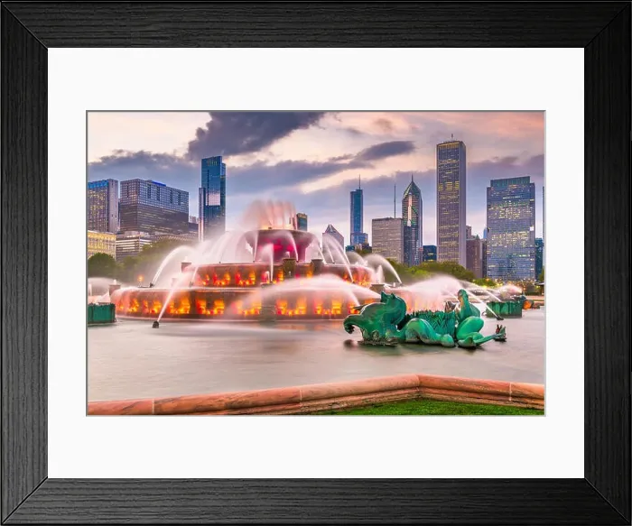 Framed Print : Chicago, Illinois, USA skyline from Buckingham Fountain at dusk Framed Print : Chicago, Illinois, USA skyline from Buckingham Fountain at dusk