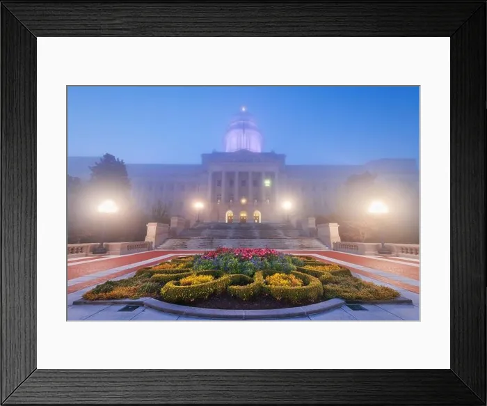 Framed Print : Frankfort, Kentucky, USA with the Kentucky State Capitol in a fog Framed Print : Frankfort, Kentucky, USA with the Kentucky State Capitol in a fog