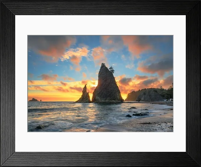 Framed Print : Olympic National Park, Washington, USA at Rialto Beach during sunset Framed Print : Olympic National Park, Washington, USA at Rialto Beach during sunset