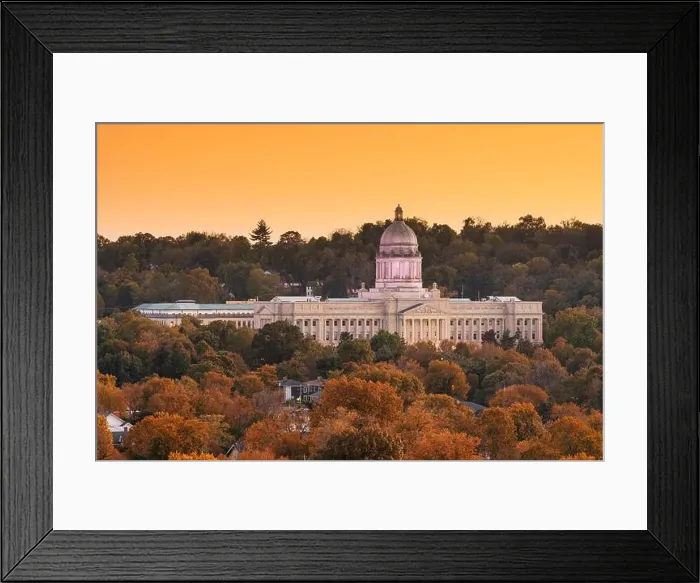 Framed Print : Frankfort, Kentucky, USA with the Kentucky State Capitol at dusk Framed Print : Frankfort, Kentucky, USA with the Kentucky State Capitol at dusk