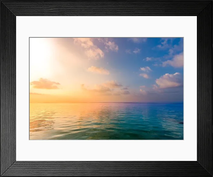 Framed Print : Relaxing seascape with wide horizon of the sky and the sea Framed Print : Relaxing seascape with wide horizon of the sky and the sea