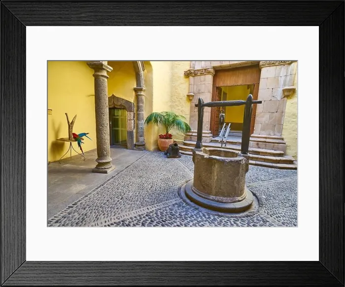 Framed Print : Well in the courtyard in Columbus House, Las Palmas, Gran Canaria, Spain Framed Print : Well in the courtyard in Columbus House, Las Palmas, Gran Canaria, Spain