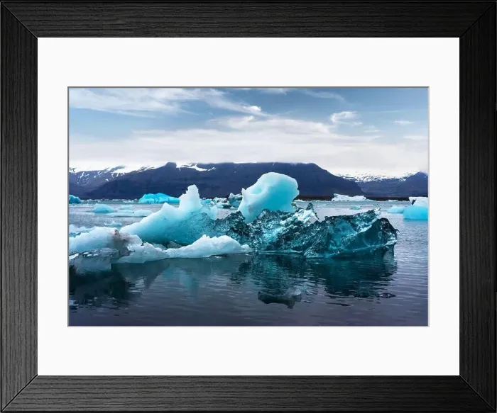 Framed Print : Icebergs in Jokulsarlon glacial lagoon. Vatnajokull National Park, southeast Iceland, Europe. Landscape photography Framed Print : Icebergs in Jokulsarlon glacial lagoon. Vatnajokull National Park, southeast Iceland, Europe. Landscape photography