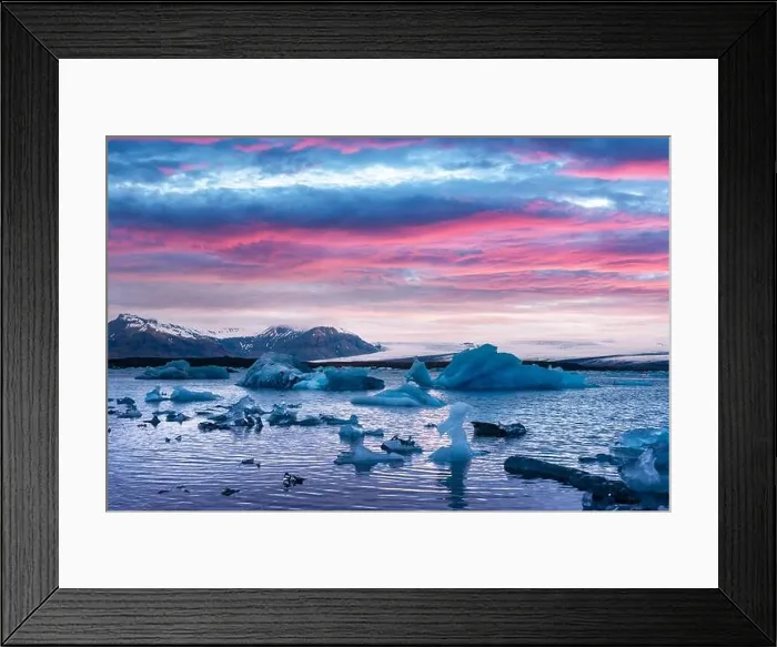 Framed Print : Pink sunset and icebergs in Jokulsarlon glacial lagoon. Vatnajokull National Park, southeast Iceland, Europe. Landscape photography Framed Print : Pink sunset and icebergs in Jokulsarlon glacial lagoon. Vatnajokull National Park, southeast Iceland, Europe. Landscape photography