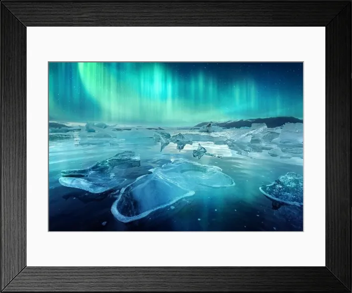 Framed Print : Aurora borealis northen light and icebergs in Jokulsarlon glacial lagoon. Vatnajokull National Park, southeast Iceland, Europe. Landscape photography Framed Print : Aurora borealis northen light and icebergs in Jokulsarlon glacial lagoon. Vatnajokull National Park, southeast Iceland, Europe. Landscape photography