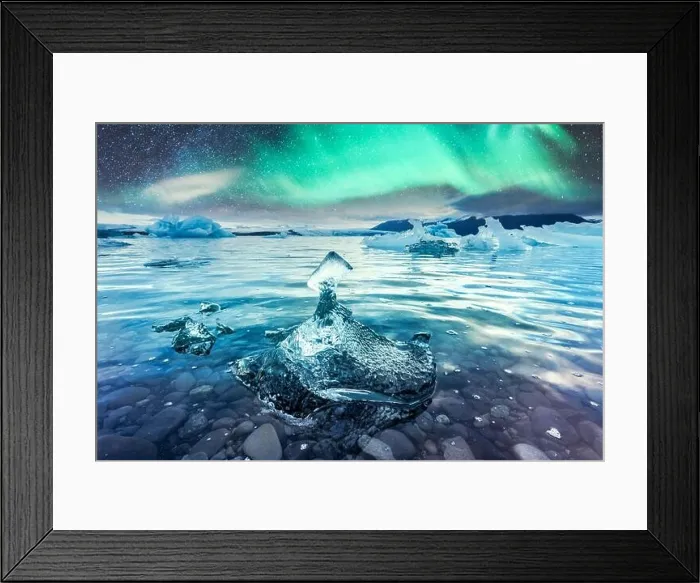 Framed Print : Aurora borealis northen light and icebergs in Jokulsarlon glacial lagoon. Vatnajokull National Park, southeast Iceland, Europe. Landscape photography Framed Print : Aurora borealis northen light and icebergs in Jokulsarlon glacial lagoon. Vatnajokull National Park, southeast Iceland, Europe. Landscape photography