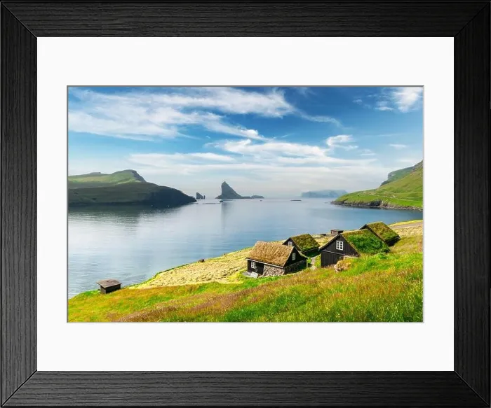 Framed Print : Picturesque view of tradicional faroese grass-covered houses Framed Print : Picturesque view of tradicional faroese grass-covered houses