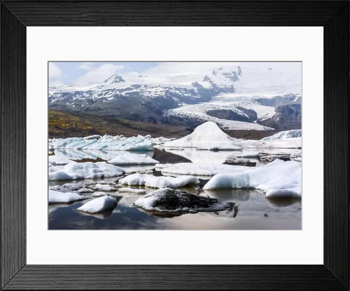Framed Print : Icebergs in Fjallsarlon glacial lagoon. Vatnajokull National Park, southeast Iceland, Europe. Landscape photography Framed Print : Icebergs in Fjallsarlon glacial lagoon. Vatnajokull National Park, southeast Iceland, Europe. Landscape photography