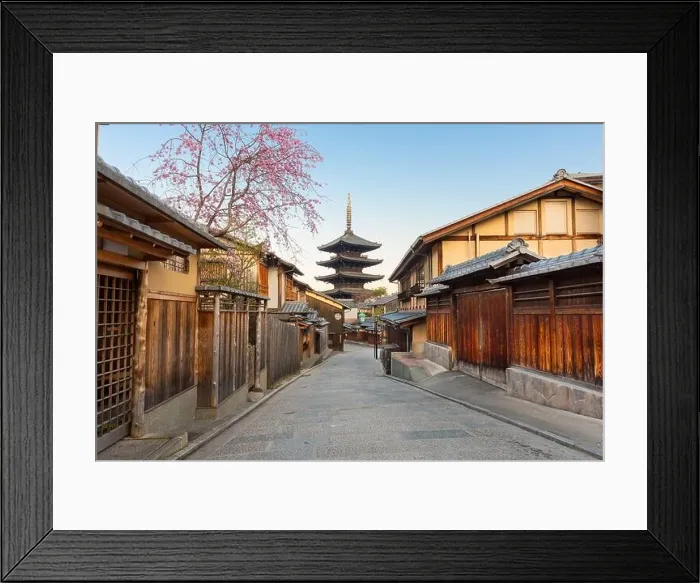 Framed Print : Kyoto, Japan springtime in Higashiyama district Framed Print : Kyoto, Japan springtime in Higashiyama district
