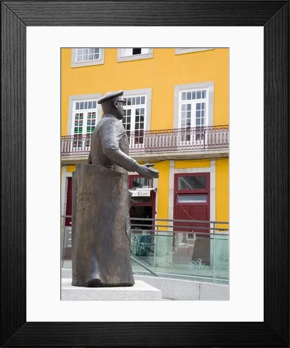 Framed Print : Statue of General Humberto Delgado, Carlos Alberto Square, Porto, Portugal, Europe Framed Print : Statue of General Humberto Delgado, Carlos Alberto Square, Porto, Portugal, Europe