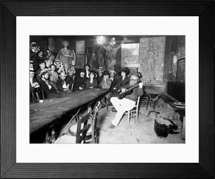 Framed Print : Artists bar Au Lapin Agile on Montmartre Framed Print : Artists bar Au Lapin Agile on Montmartre