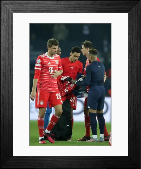 Framed Print : trikottausch Jamal Musiala of Bayern Muenchen und Neymar of FC Paris Saint Germain FC Paris Saint-Germain vs FC Bayern MŸnchen Uefa Championsleague