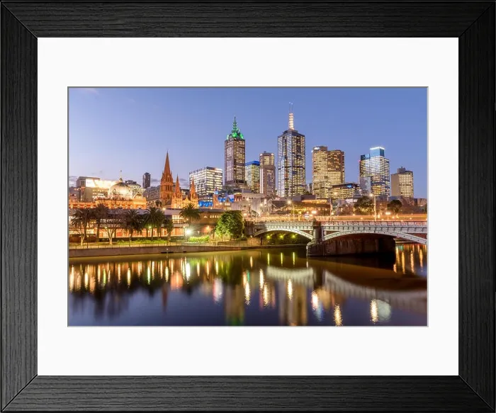 Framed Print : Princes Bridge over the Yarra River at sunset in Melbourne, Australia Framed Print : Princes Bridge over the Yarra River at sunset in Melbourne, Australia