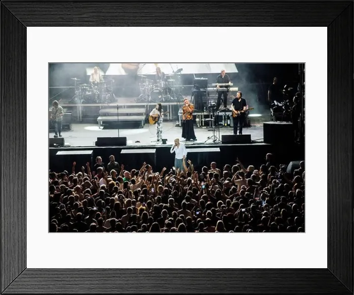 Framed Print : James performing at Lycabettus Theatre, Athens / Greece, September 2024 Framed Print : James performing at Lycabettus Theatre, Athens / Greece, September 2024