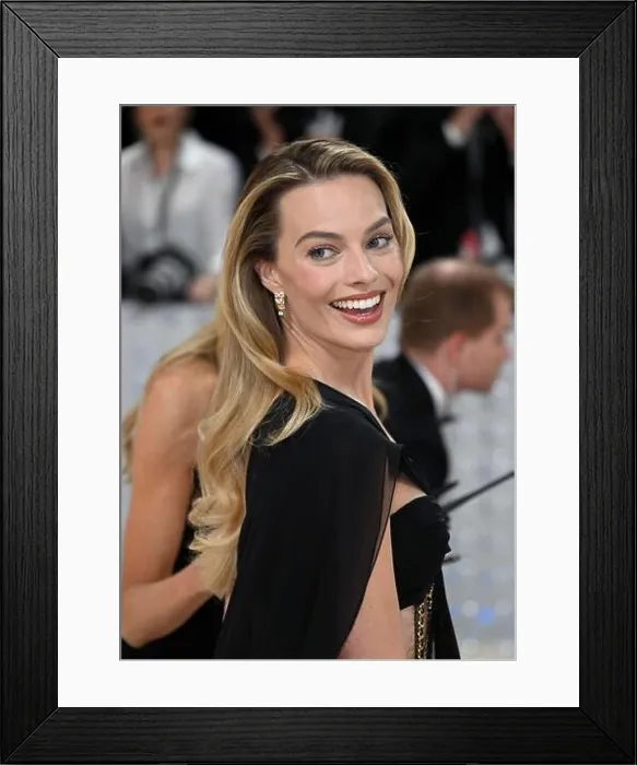 Framed Print : New York, USA. May 1st, 2023. Margot Robbie arriving at The Met Gala 2023, The Metropolitan Museum of Art, New York. This years theme is Karl Lagerfel Framed Print : New York, USA. May 1st, 2023. Margot Robbie arriving at The Met Gala 2023, The Metropolitan Museum of Art, New York. This years theme is Karl Lagerfel