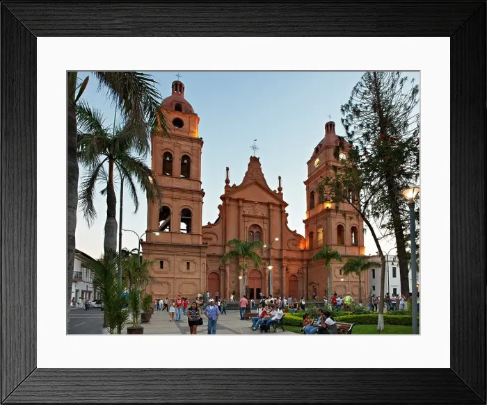 Framed Print : cathedral of Santa Cruz, Plaza 24 de Septiembre, Bolivia, South America Framed Print : cathedral of Santa Cruz, Plaza 24 de Septiembre, Bolivia, South America