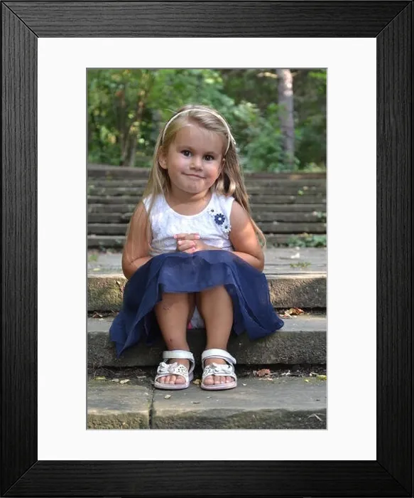 Framed Print : Portrait of 3 and a half years old girl Framed Print : Portrait of 3 and a half years old girl