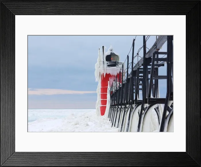 Framed Print : Lake Michigan South Haven Breakwater Light covered in ice Framed Print : Lake Michigan South Haven Breakwater Light covered in ice