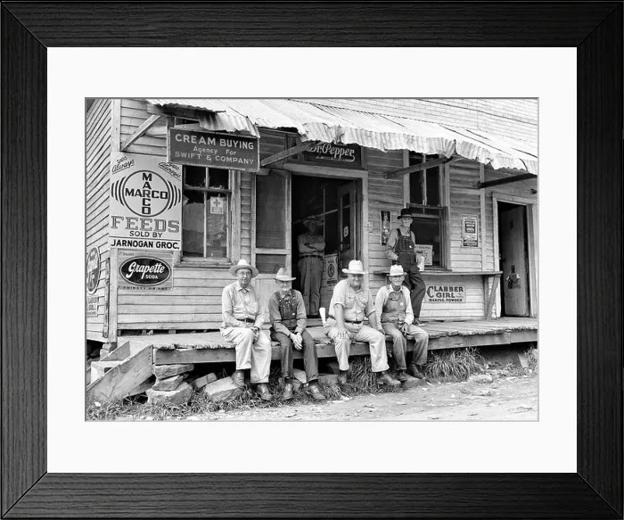 Framed Print : 1940s FIVE SENIOR MEN IN FARM WORK CLOTHES ON FRONT PORCH OF RURAL GENERAL STORE OZARK MOUNTAINS NEAR ELKINS ARKANSAS USA - s19361 LAN001 HARS Framed Print : 1940s FIVE SENIOR MEN IN FARM WORK CLOTHES ON FRONT PORCH OF RURAL GENERAL STORE OZARK MOUNTAINS NEAR ELKINS ARKANSAS USA - s19361 LAN001 HARS