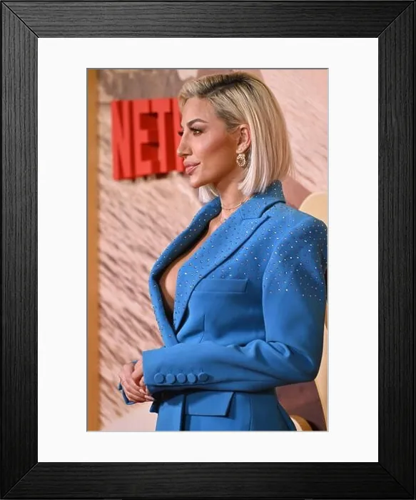 Framed Print : Los Angeles, USA. 09th Nov, 2022. Roz at the premiere for Slumberland at the AMC Century City. Picture Credit: Paul Smith / Alamy Live News Framed Print : Los Angeles, USA. 09th Nov, 2022. Roz at the premiere for Slumberland at the AMC Century City. Picture Credit: Paul Smith / Alamy Live News
